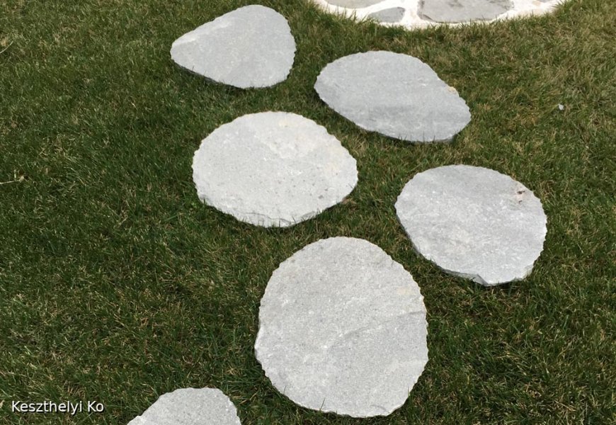 kerti tipegő,fahatású kerti tipegő,beton tipegő,