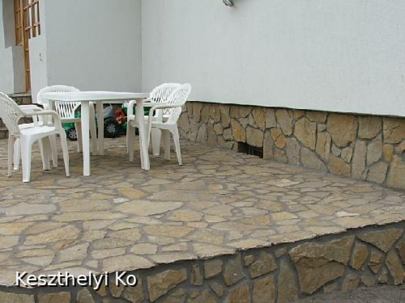 falburkolat,kő falburkolat,lábazati kőburkolat,beltéri kőburkolat,beltéri falburkoló kő,